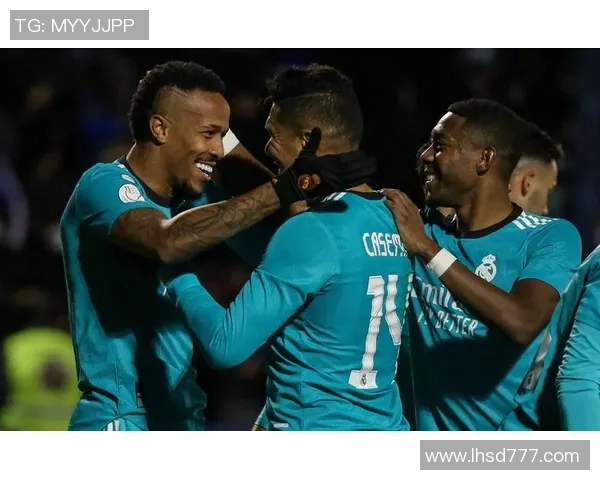 国王杯精彩对决里昂大胜波尔图乌龙球引发全场狂欢