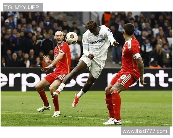 欧冠激战本菲卡与热刺互交白卷红牌争议引发全场热议